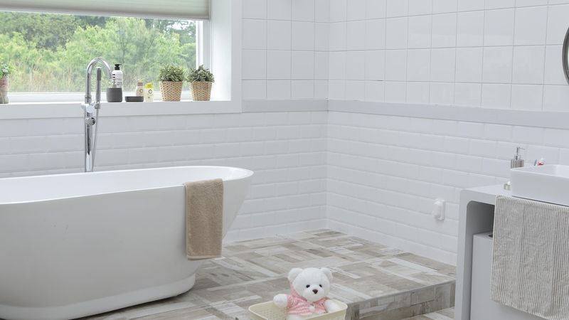 bathtub maintenance