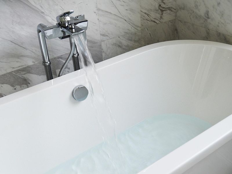 how to get stains out of acrylic tub
