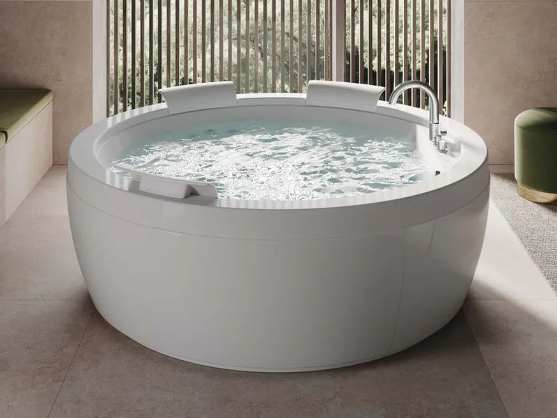 deep soaking tub