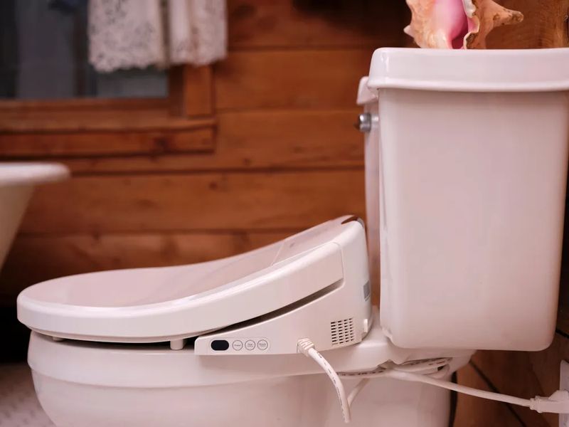 How Do You Use a Bidet Toilet Seat
