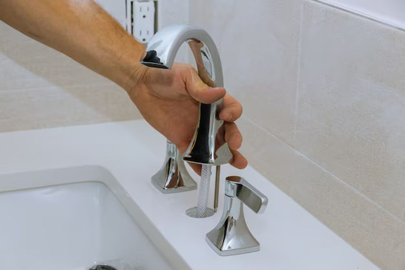 how do you take out a bathtub