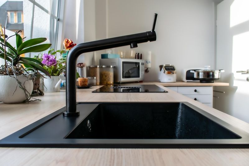 removing a kitchen sink